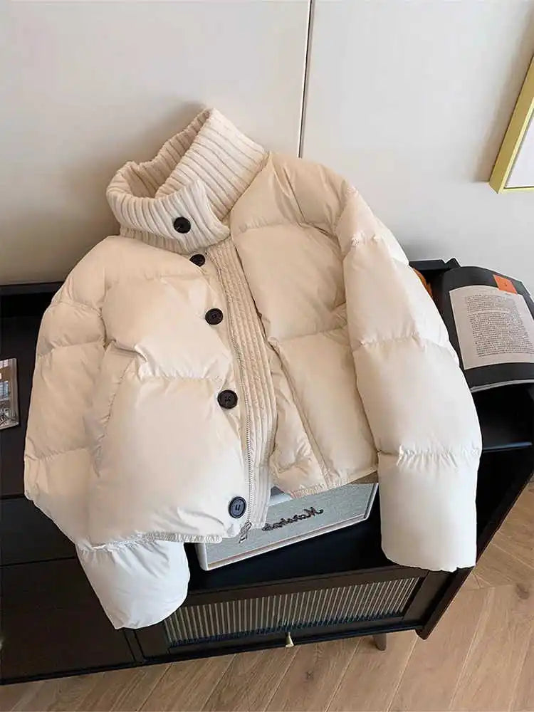 Biała kurtka puchowa z wysokim kołnierzem - ModaEkspert.pl 