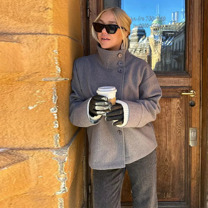 Płaszcz z możliwością stosowania z wyższym kołnierzem – ponadczasowa elegancja - ModaEkspert.pl