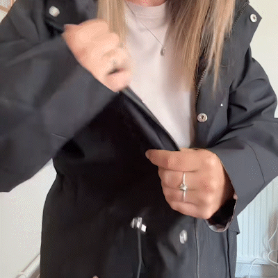 Wodoodporny płaszcz przeciwdeszczowy – ModaEkspert